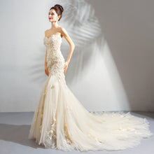 Load image into Gallery viewer, Romantic Light Champagne Mermaid Wedding Dress Sweetheart Lace Flower Fishtail Wedding