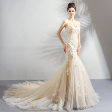 Load image into Gallery viewer, Romantic Light Champagne Mermaid Wedding Dress Sweetheart Lace Flower Fishtail Wedding