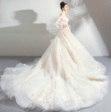 Load image into Gallery viewer, Luxury Wedding Dress The Bride Sweetheart Lace Appliques A-line Beading Sweep Train Wedding Gown Wedding Dress