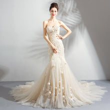 Load image into Gallery viewer, Romantic Light Champagne Mermaid Wedding Dress Sweetheart Lace Flower Fishtail Wedding